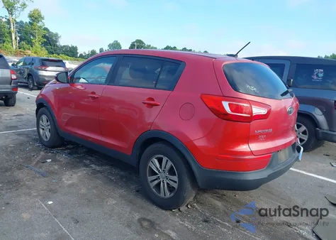 2011 Kia Sportage Lx z USA, uszkodzony, nr VIN KNDPBCA22B7083676